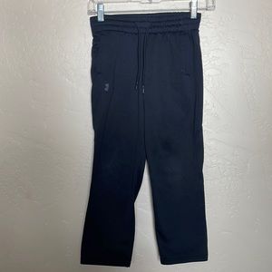 Under armour youth small black sweatpants with pockets and drawstring